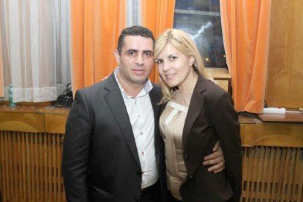 Palaz îl lucrează pe Chiru cu Elena Udrea la Taverna Sârbului